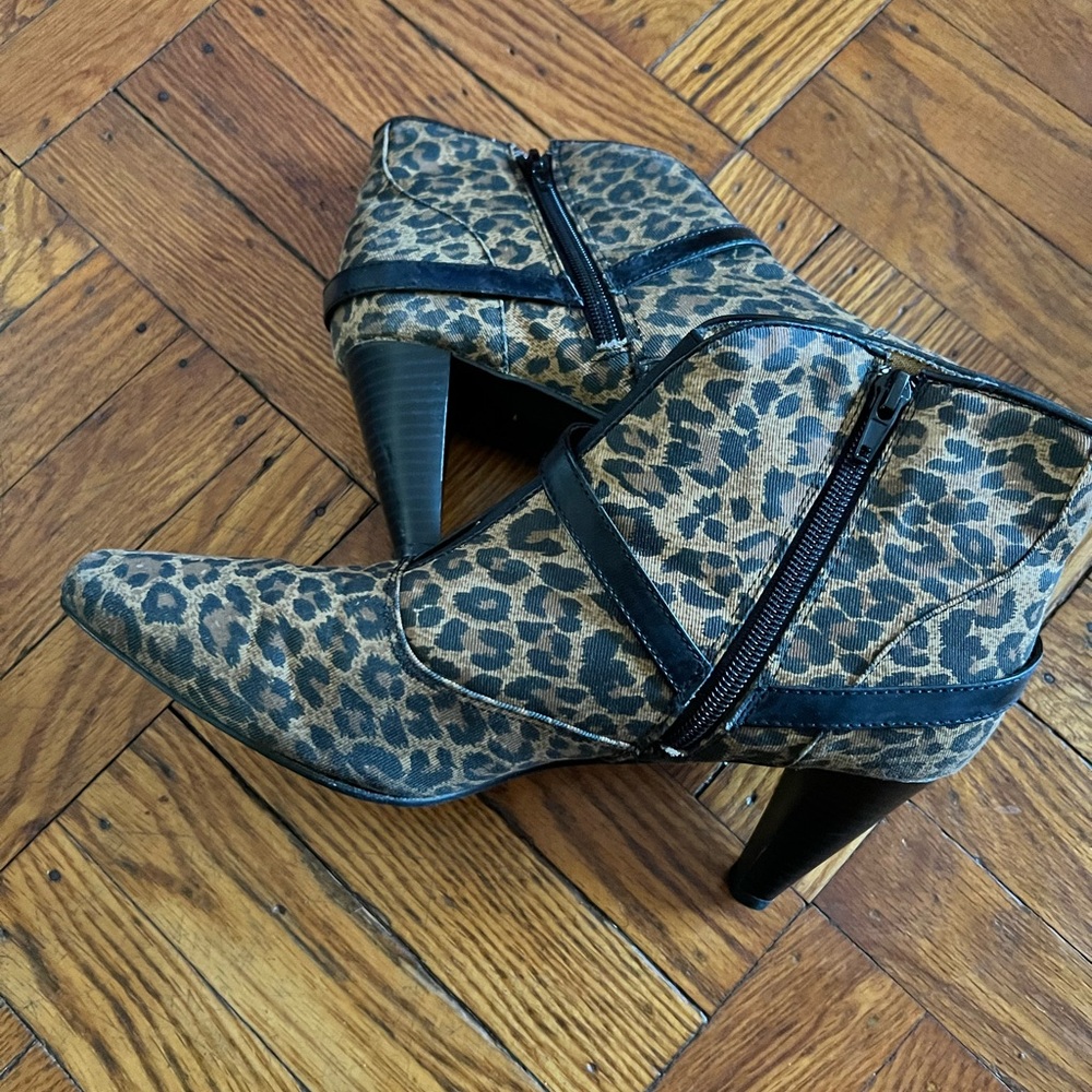 Stylish Leopard Print Heeled Boots